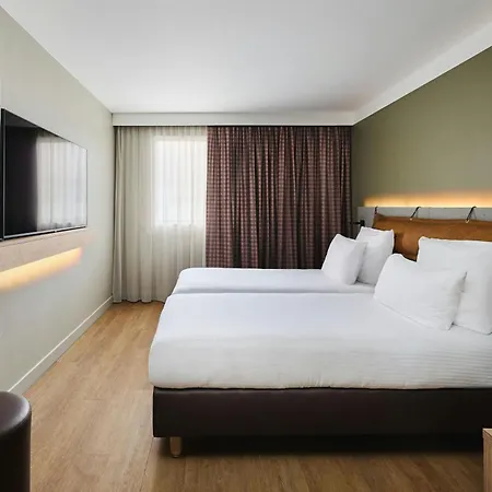 Szálloda Moxy Annecy