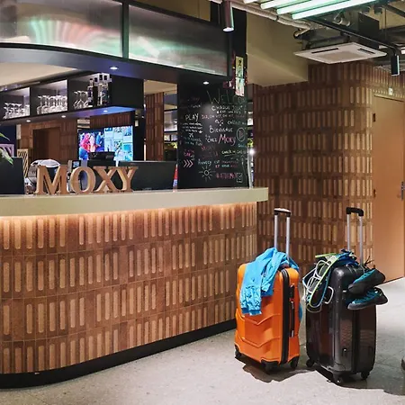 Szálloda Moxy 3*