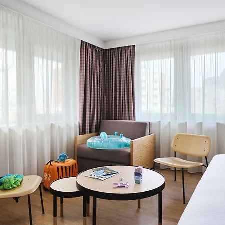 Szálloda Moxy Annecy