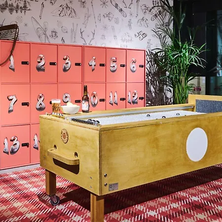 Szálloda Moxy Annecy