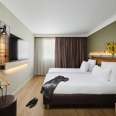 Szálloda Moxy 3*