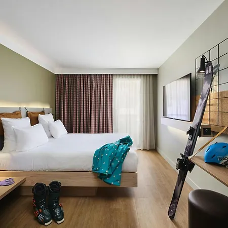 Готель Moxy 3*